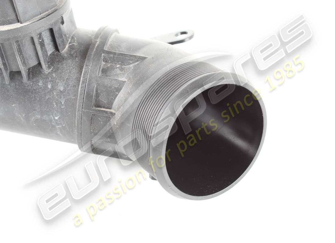 CONECTOR DE TUBERÍA DERECHA USADO FERRARI. NÚMERO DE PIEZA 844546 (5) conector de tubería derecha usado ferrari. número de pieza 844546 (5)