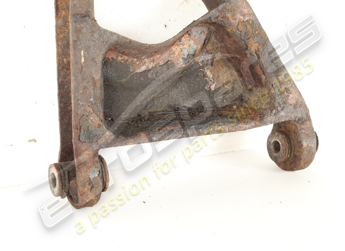 palanca superior de suspensión trasera izquierda usada ferrari. número de pieza 115715 (2)