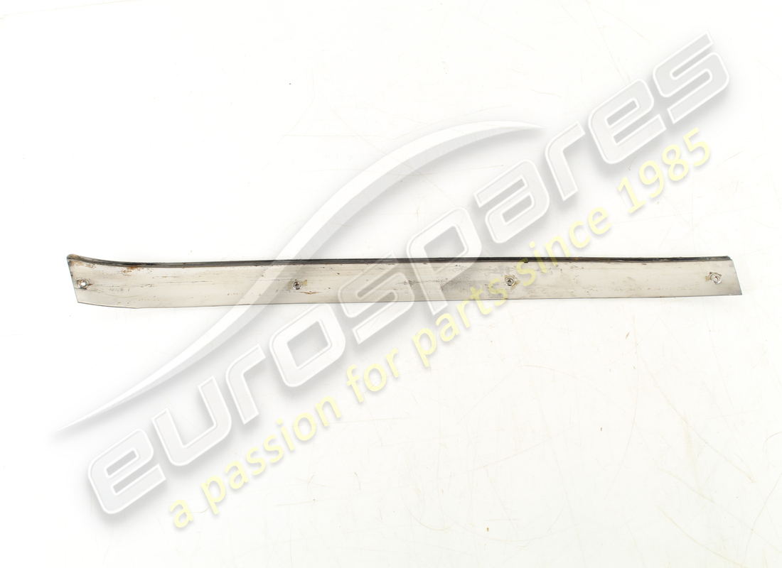moldura de pilar delantero izquierdo ferrari usada. número de pieza 2574422108 (2)