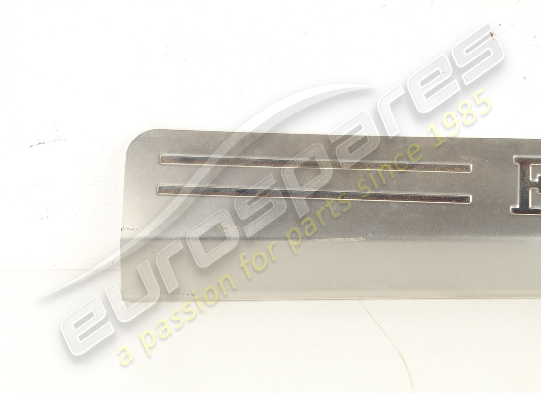 PLACA DE RACOR IZQUIERDA FERRARI USADA. NÚMERO DE PARTE 81362300 (3) placa de racor izquierda ferrari usada. número de parte 81362300 (3)