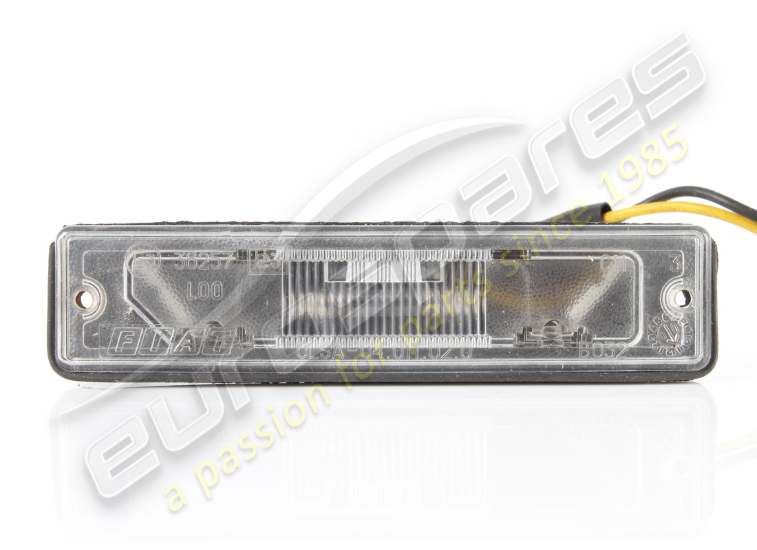 luz de matrícula usada maserati. número de pieza 363100111 (2)