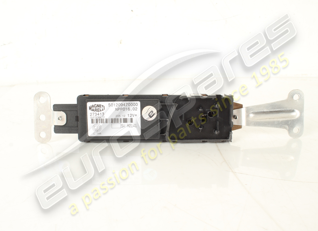 ECU DE PUERTA DEL LADO DEL PASAJERO USADA Ferrari. NÚMERO DE PIEZA 273413 (1)