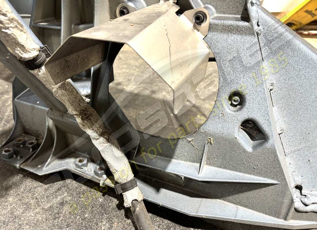 subchasis trasero ferrari dañado. número de parte 985280290 (11)