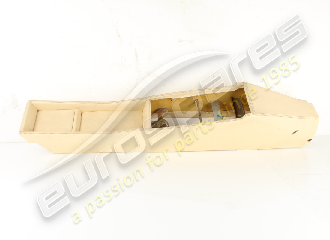 CONSOLA RHD FerrariUSADA EN CREMA VM3997. NÚMERO DE PARTE 65450204 (1)