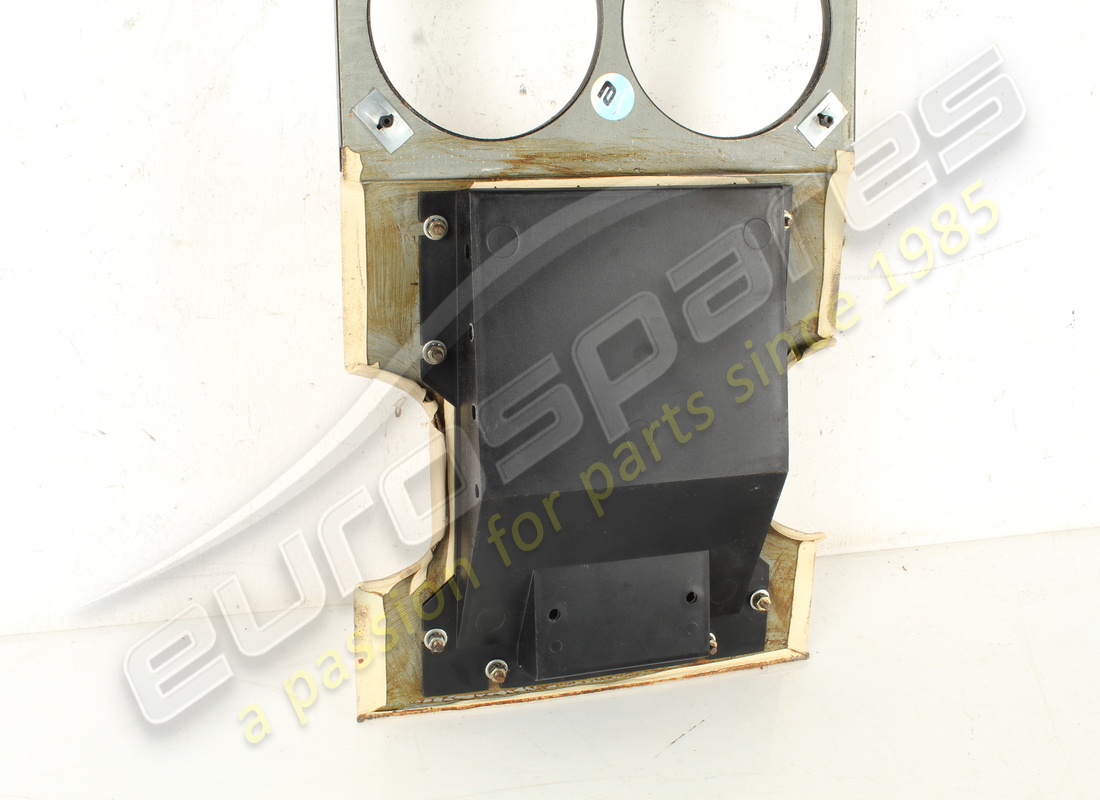 PLACA DE EMBELLECEDOR DE CONSOLA TRASERA FERRARI USADA. NÚMERO DE PARTE 61058000 (7) placa de embellecedor de consola trasera ferrari usada. número de parte 61058000 (7)