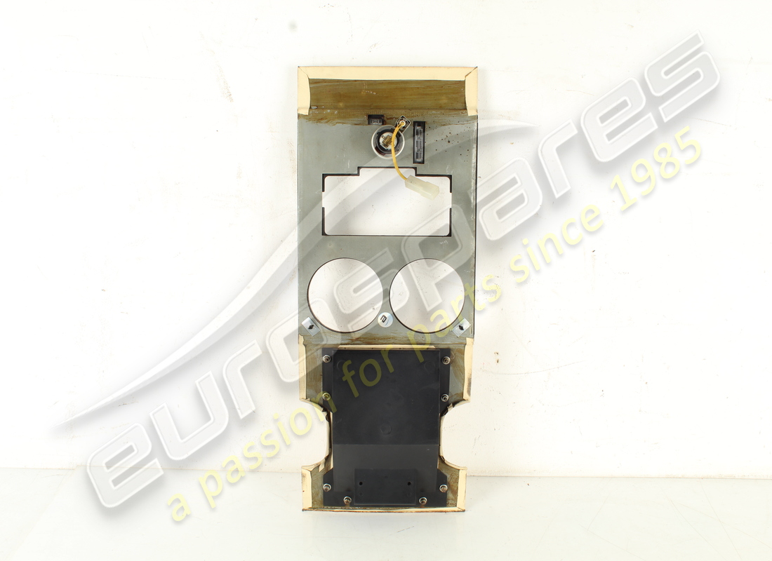 PLACA DE EMBELLECEDOR DE CONSOLA TRASERA FERRARI USADA. NÚMERO DE PARTE 61058000 (5) placa de embellecedor de consola trasera ferrari usada. número de parte 61058000 (5)