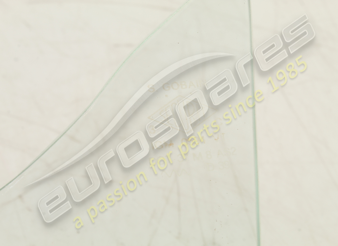 NUEVO (OTRO) FERRARI 246GTS VIDRIO DE VENTILACIÓN DEL CUARTO IZQUIERDO (SIN AGUJERO). NÚMERO DE PIEZA 20284105A (2) nuevo (otro) ferrari 246gts vidrio de ventilación del cuarto izquierdo (sin agujero). número de pieza 20284105a (2)