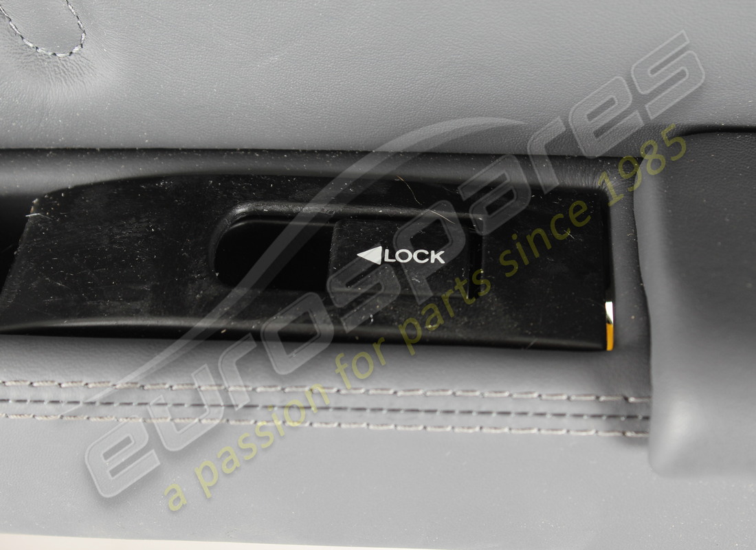 nuevo (otro) ferrari forro derecho negro 8500. número de parte 66533700 (2)