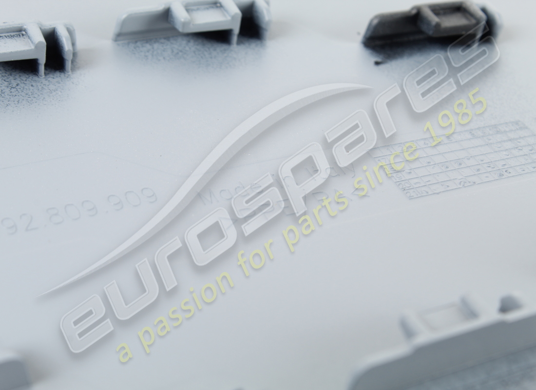 NUEVA TAPA DE LLENADO DE COMBUSTIBLE PORSCHE IMPRIMADA. NÚMERO DE PIEZA 992809909AG2X (3) nueva tapa de llenado de combustible porsche imprimada. número de pieza 992809909ag2x (3)