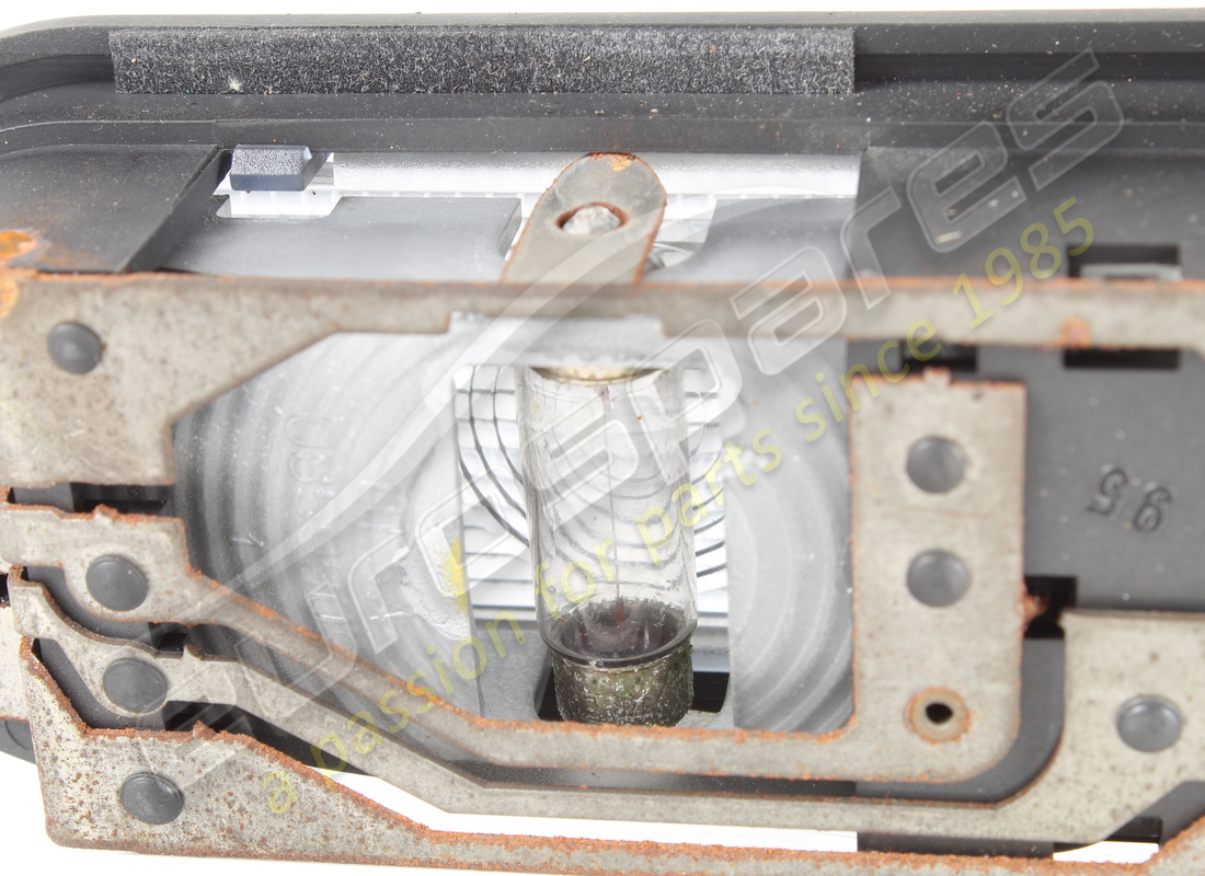 luz de domo trasera usada maserati. número de pieza 373100118 (6)