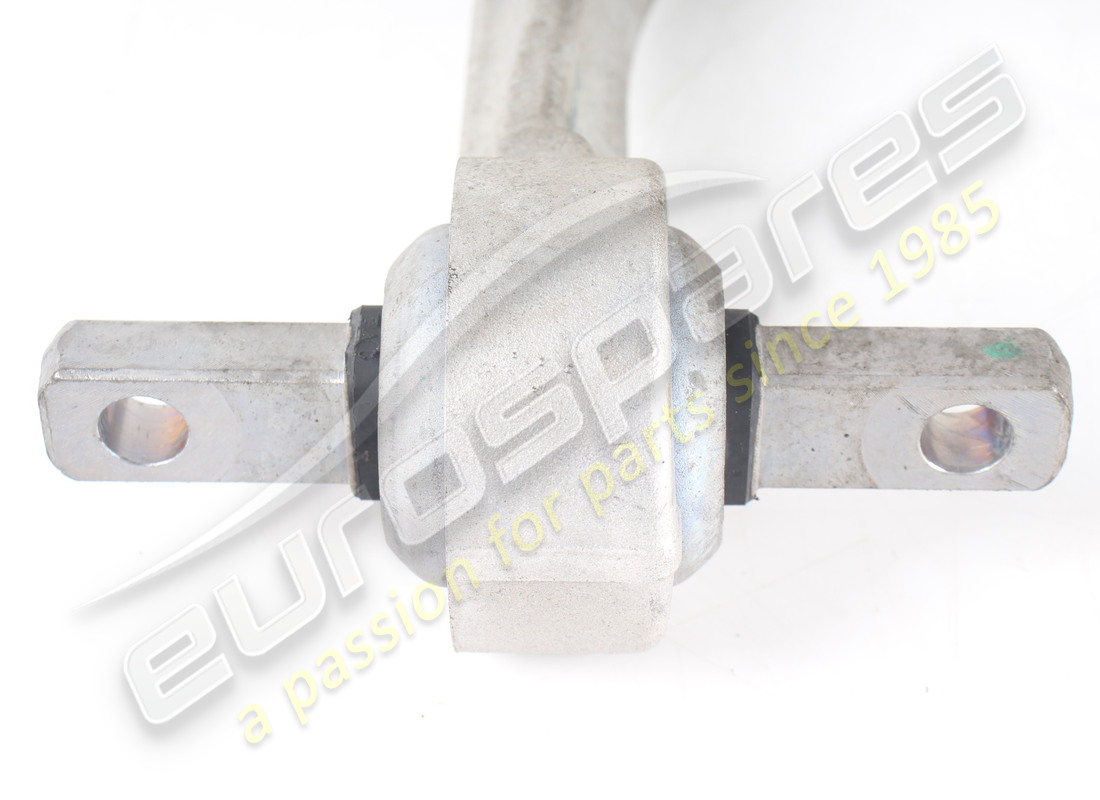 BRAZO SUPERIOR DELANTERO DERECHO COMPLETO FERRARI USADO. NÚMERO DE PARTE 269263 (3) brazo superior delantero derecho completo ferrari usado. número de parte 269263 (3)