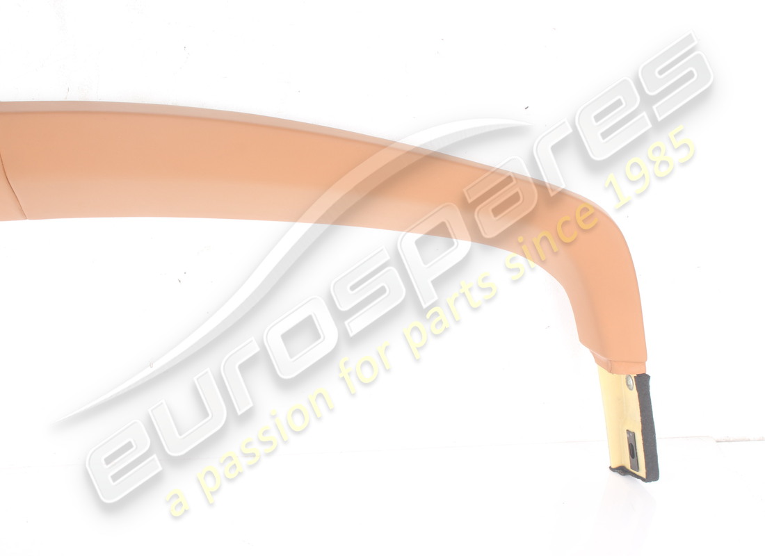 embellecedor superior del porton trasero ferrari usado. número de parte 799000 (3)