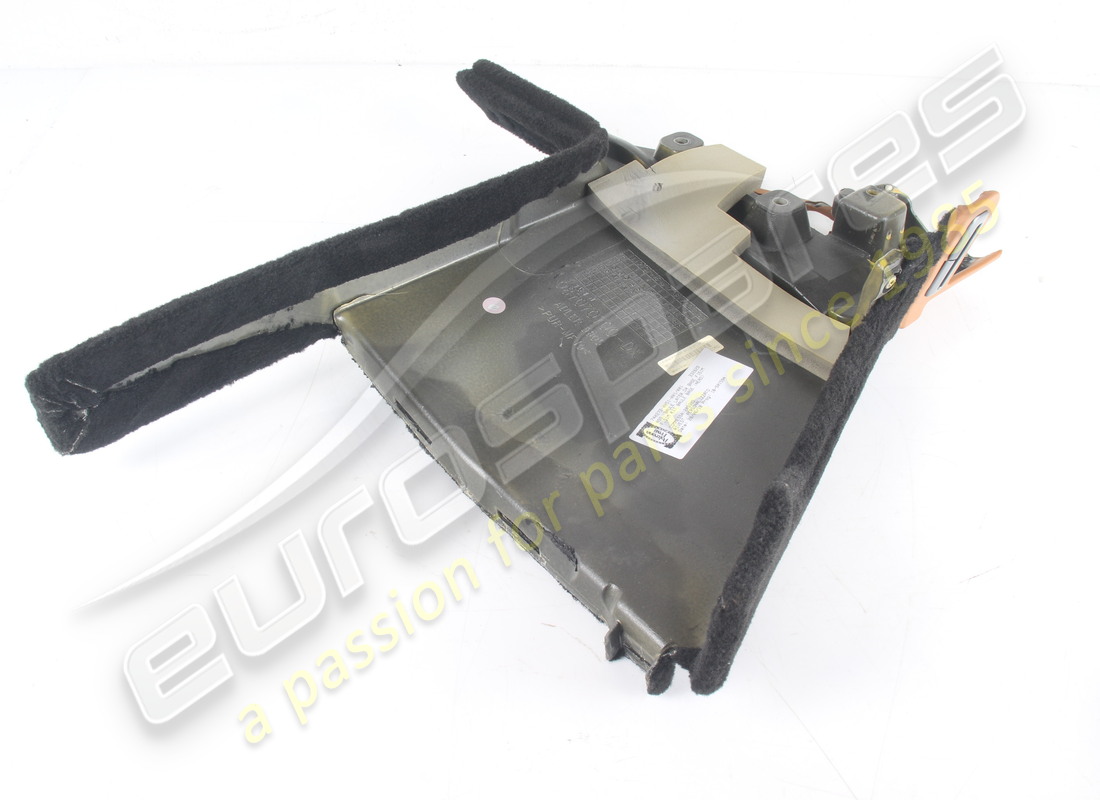 embellecedor de maletero lateral derecho ferrari usado. número de parte 87070800 (4)