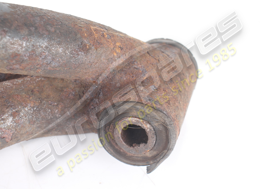 BRAZO DE SUSPENSIÓN TRASERA DERECHO USADO MASERATI. NÚMERO DE PIEZA 377000102 (4) brazo de suspensión trasera derecho usado maserati. número de pieza 377000102 (4)