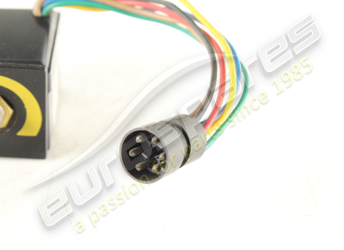 used ferrari fan switch (6-pin). part number 2578089000 (1)