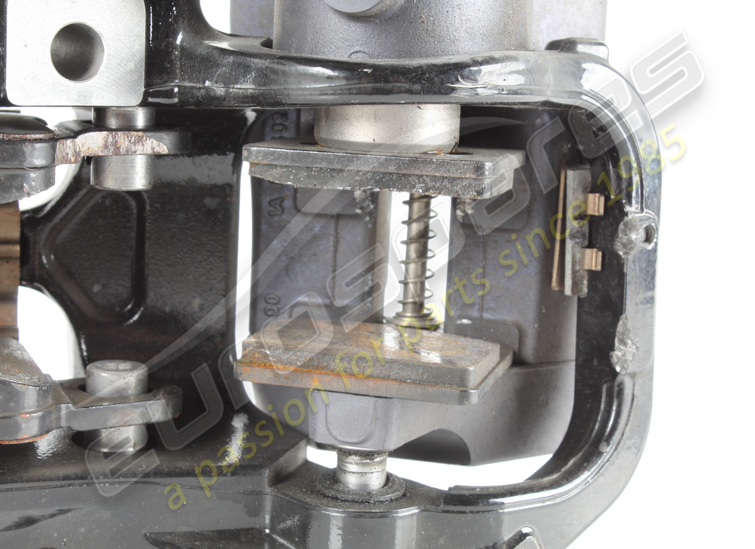 PINZA TRASERA DERECHA COMPLETA USADA FERRARI. NÚMERO DE PIEZA 776926 (7) pinza trasera derecha completa usada ferrari. número de pieza 776926 (7)