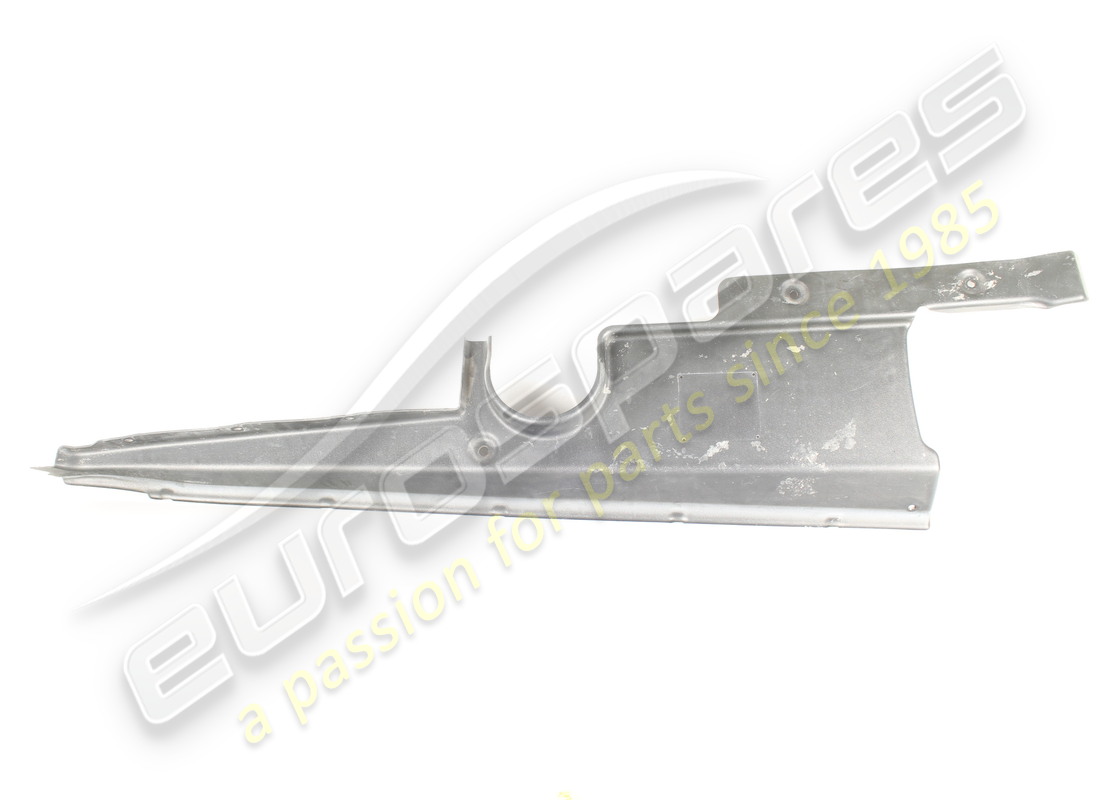 COMPARTIMENTO DEL MOTOR DAÑADO Lamborghini. NÚMERO DE PIEZA 07L103723 (1)
