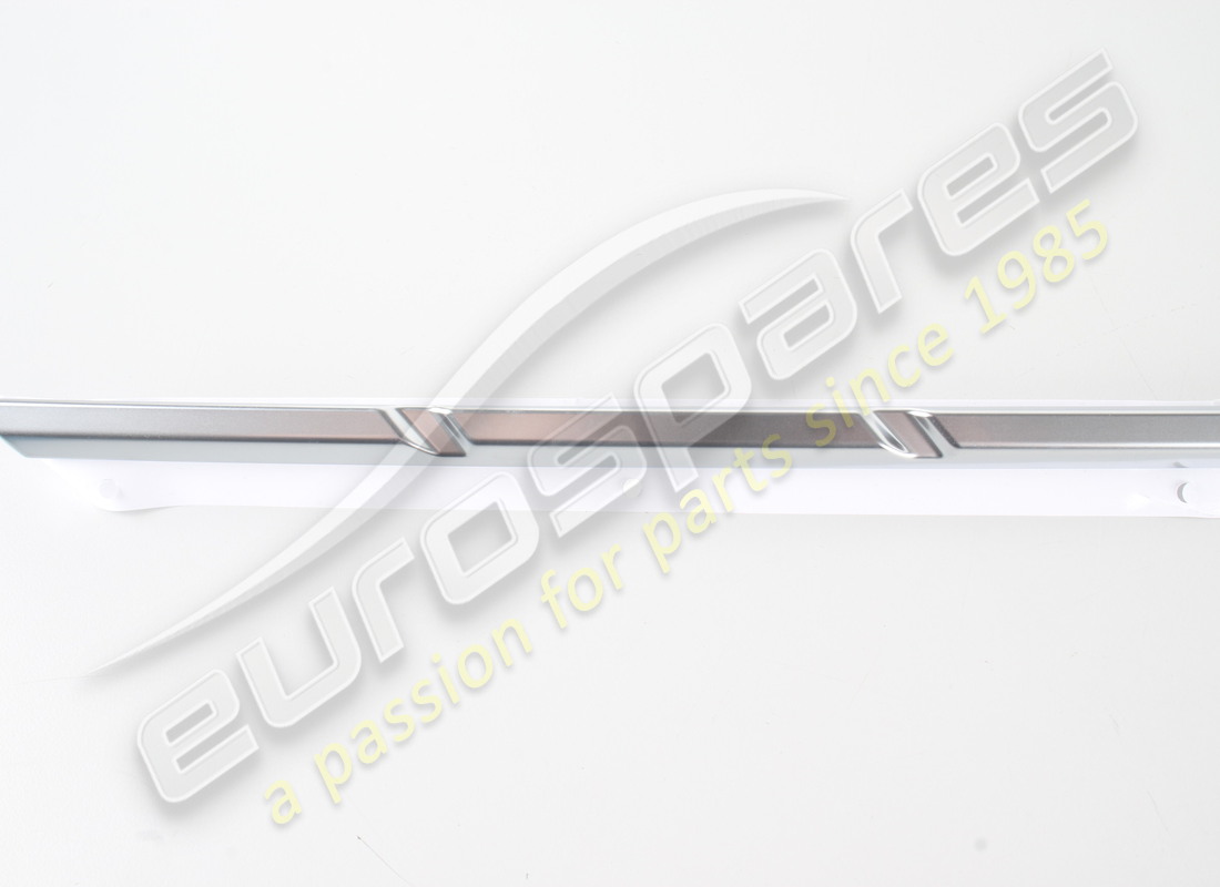 nuevo símbolo del lado derecho maserati. número de pieza 670158142 (3)