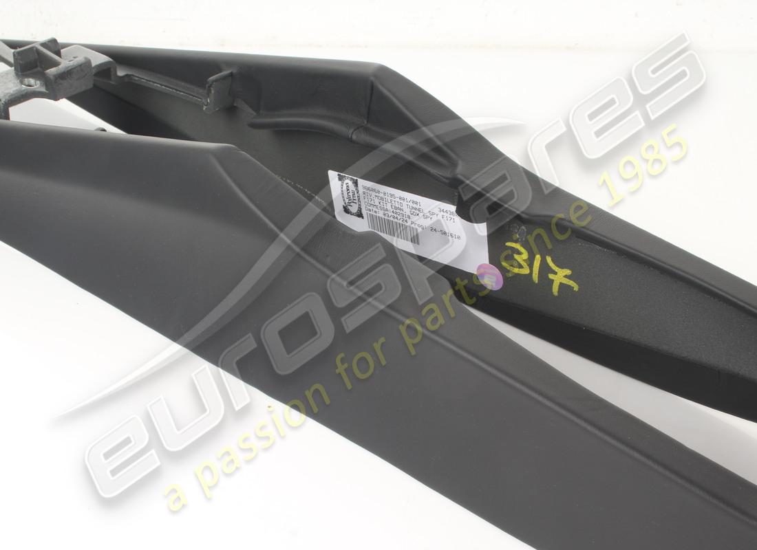 estructura de la unidad de consola central trasera ferrari usada. número de pieza 811983 (4)