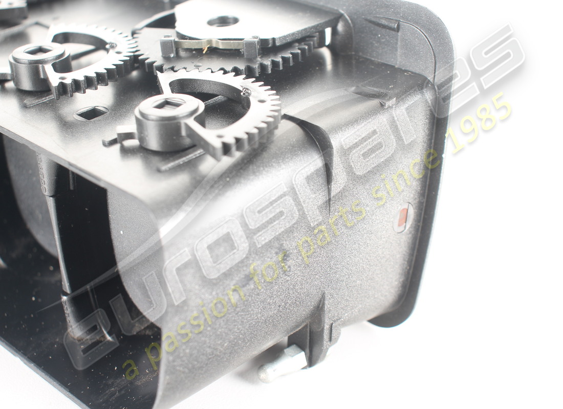 difusor dañado ferrari. número de pieza 63204400 (4)