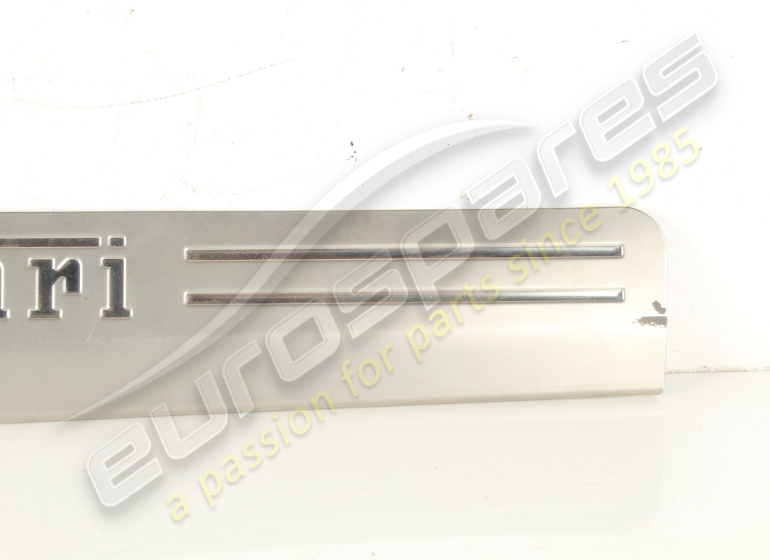 PLACA DE RACOR IZQUIERDA FERRARI USADA. NÚMERO DE PARTE 81362300 (3) placa de racor izquierda ferrari usada. número de parte 81362300 (3)