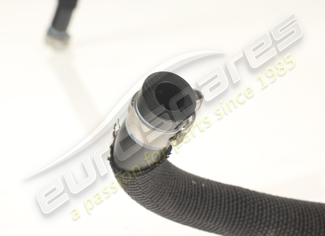 manguera ferrari usada. número de parte 905982 (2)