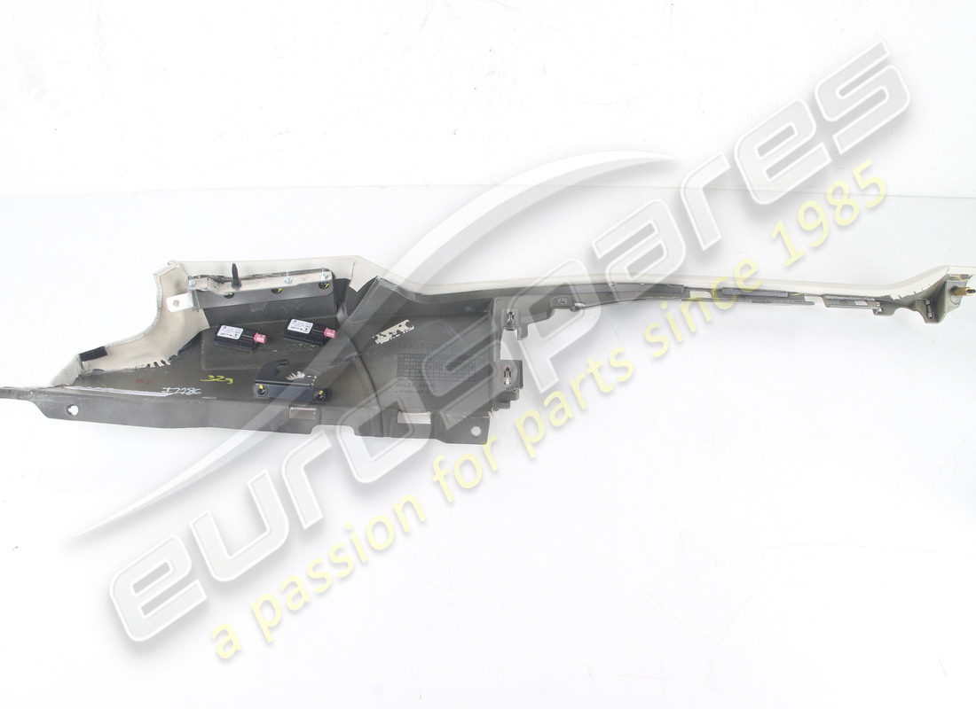 paneles inferiores del tablero usados eurospares en cuero gris claro 4301. los números de pieza 947673 y 947672 son de cuero, no de alcántara. número de pieza eap1723553 (4)