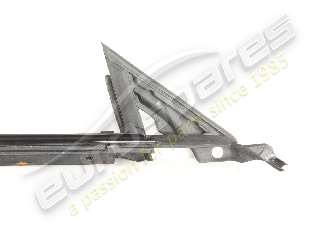 raspador de ventana interior trasero derecho usado ferrari. número de pieza 880245 (2)