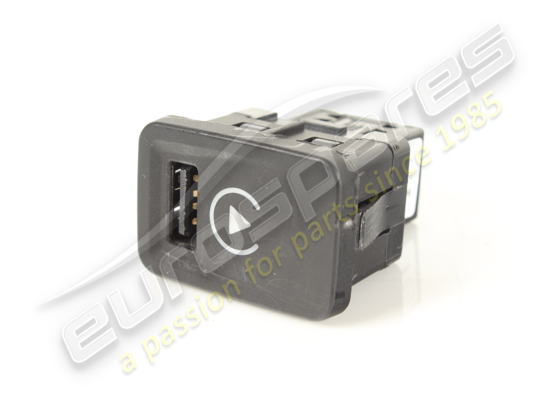 toma usb usada ferrari. número de pieza 309772 (1)