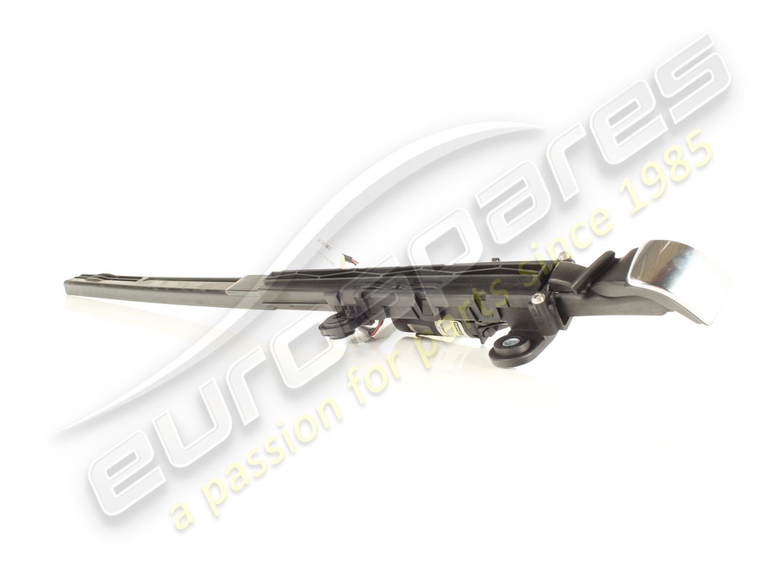 USED FERRARI RH BELT EXTENDER . PART NUMBER 81913500 (1)