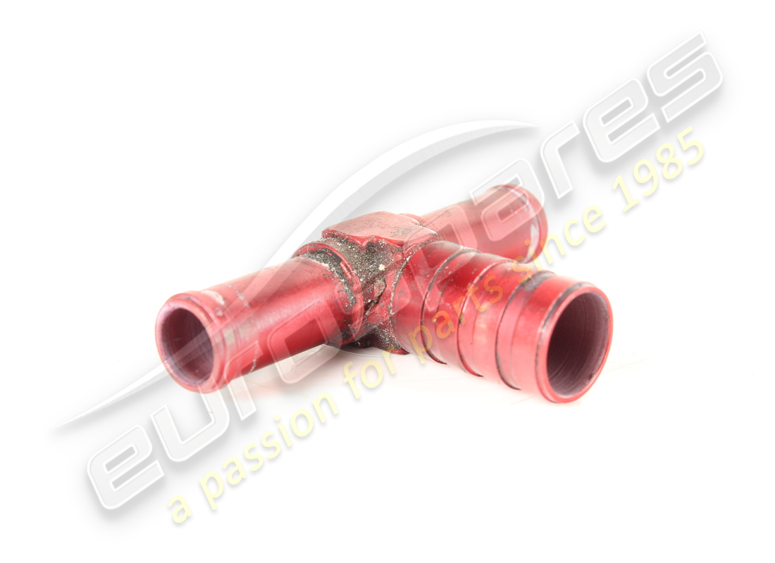 UNIÓN DE TRES VÍAS DE RETORNO DE AGUA MASERATI USADA. NÚMERO DE PIEZA 585412500 (2) unión de tres vías de retorno de agua maserati usada. número de pieza 585412500 (2)