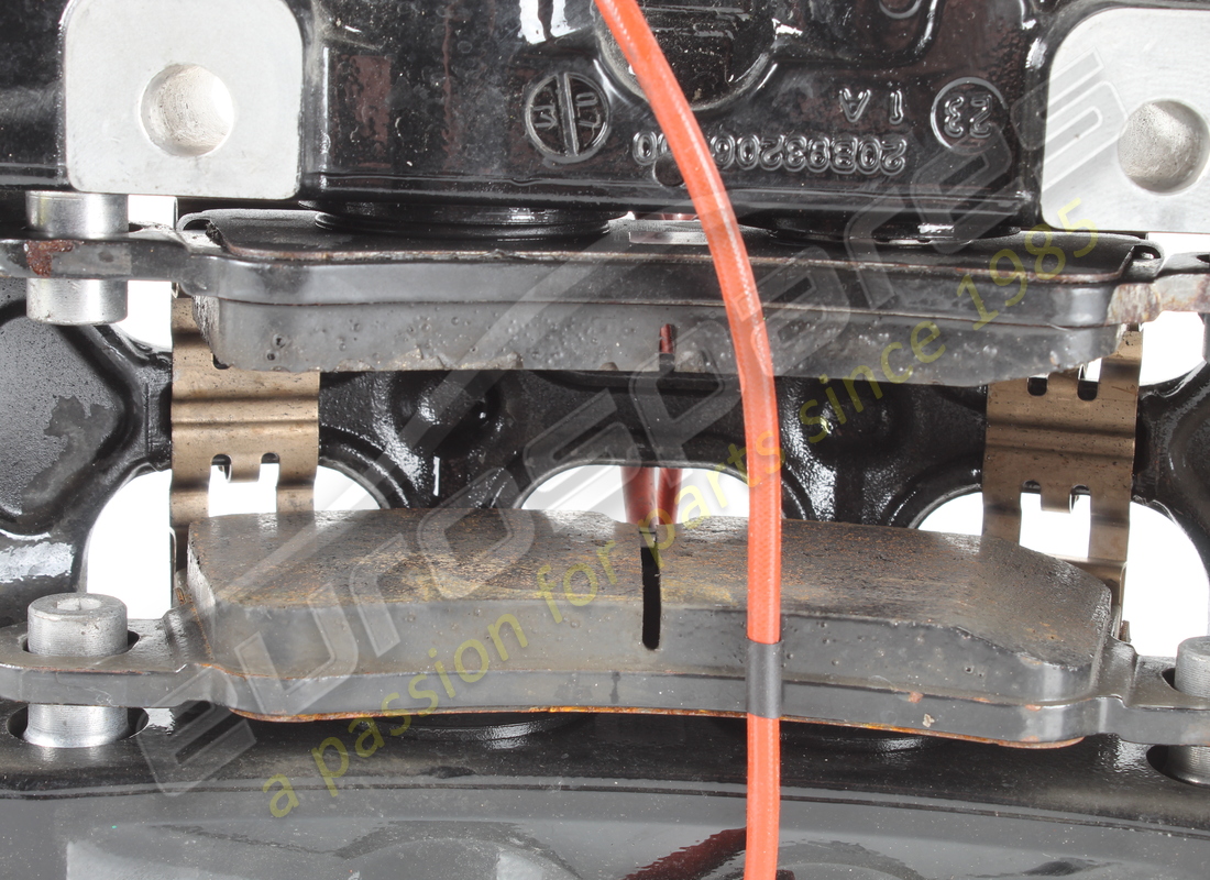 PINZA TRASERA DERECHA COMPLETA USADA FERRARI. NÚMERO DE PIEZA 776926 (6) pinza trasera derecha completa usada ferrari. número de pieza 776926 (6)