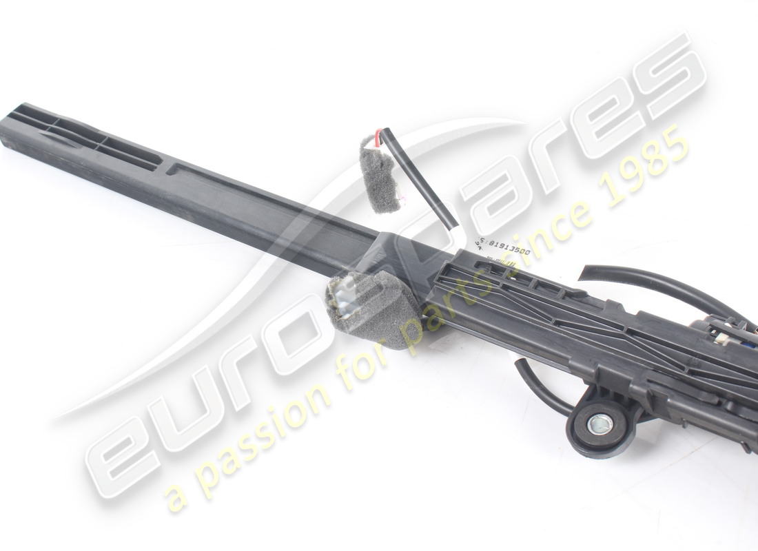 extensor de correa derecha usado ferrari. número de pieza 81913500 (3)