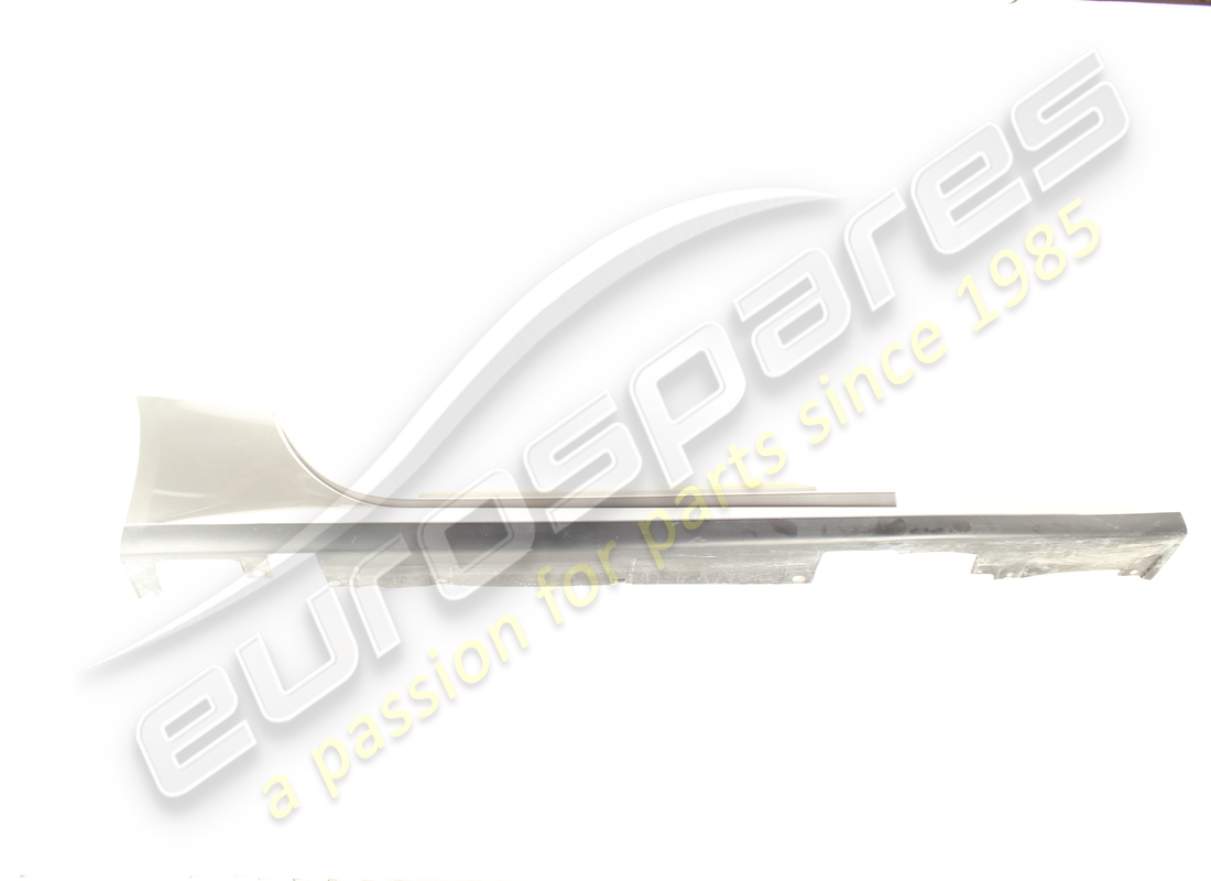 used ferrari rh sill trim lateral trim. part number 83314910 (1)