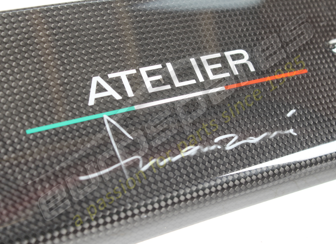placa de racor izquierda ferrari usada. número de parte 938947 (2)