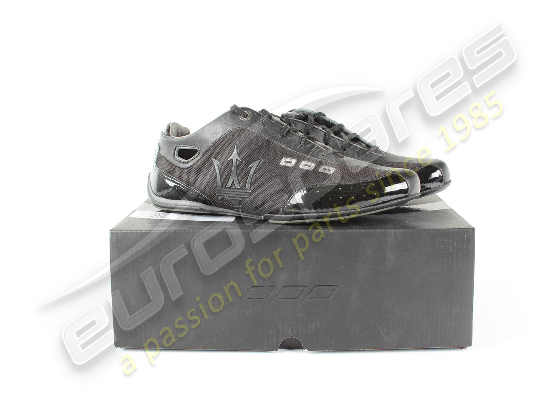 NUEVO MASERATI MASERATI ENTRENADOR DE MC 42. NÚMERO DE PARTE 920002383 (2) nuevo maserati maserati entrenador de mc 42. número de parte 920002383 (2)