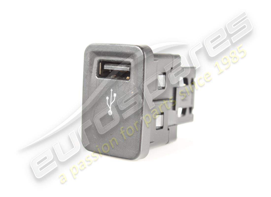 TOMA USB Ferrari USADA. NÚMERO DE PARTE 303226 (1)