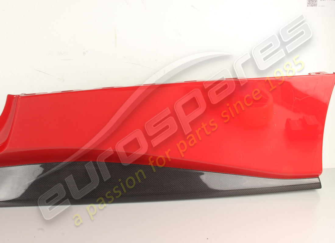 embellecedor bajo puerta izquierdo ferrari usado. número de parte 86936410 (4)