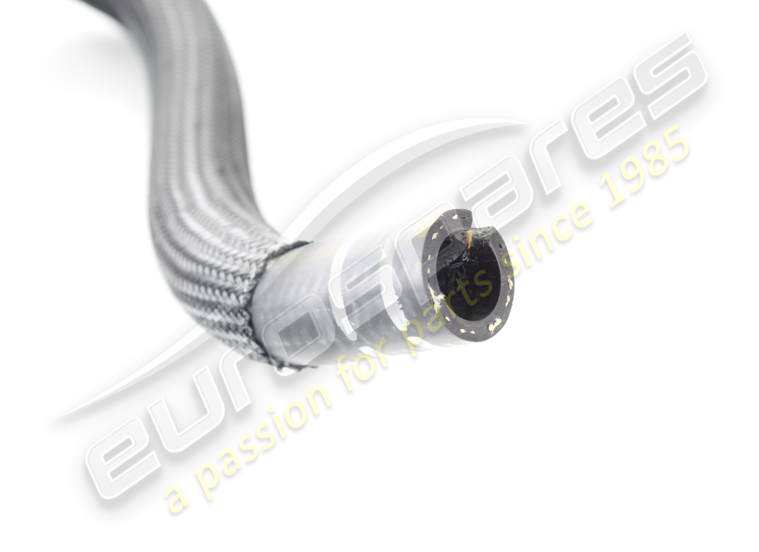 NUEVA TUBERÍA DE AGUA MASERATI DESDE EL INTERCAMBIO DE ACEITE HASTA EL NÚMERO DE PIEZA 670007589 (2) nueva tubería de agua maserati desde el intercambio de aceite hasta el número de pieza 670007589 (2)