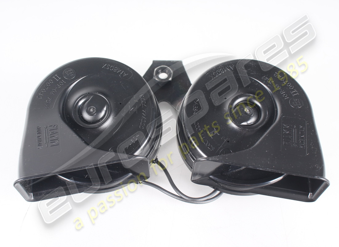 nuevo conjunto de bocina y soporte aston martin. número de pieza ad2313a803bb (3)