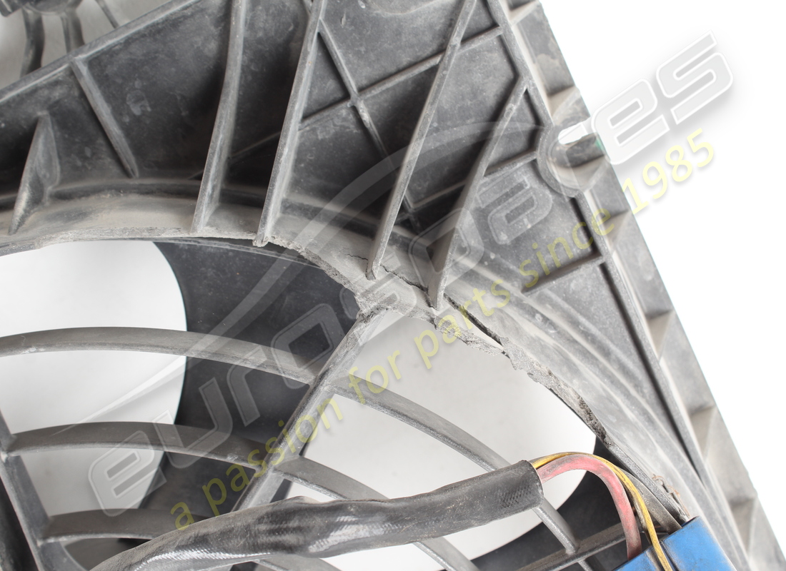 carenado ferrari con ventiladores eléctricos dañado. número de pieza 267211 (2)