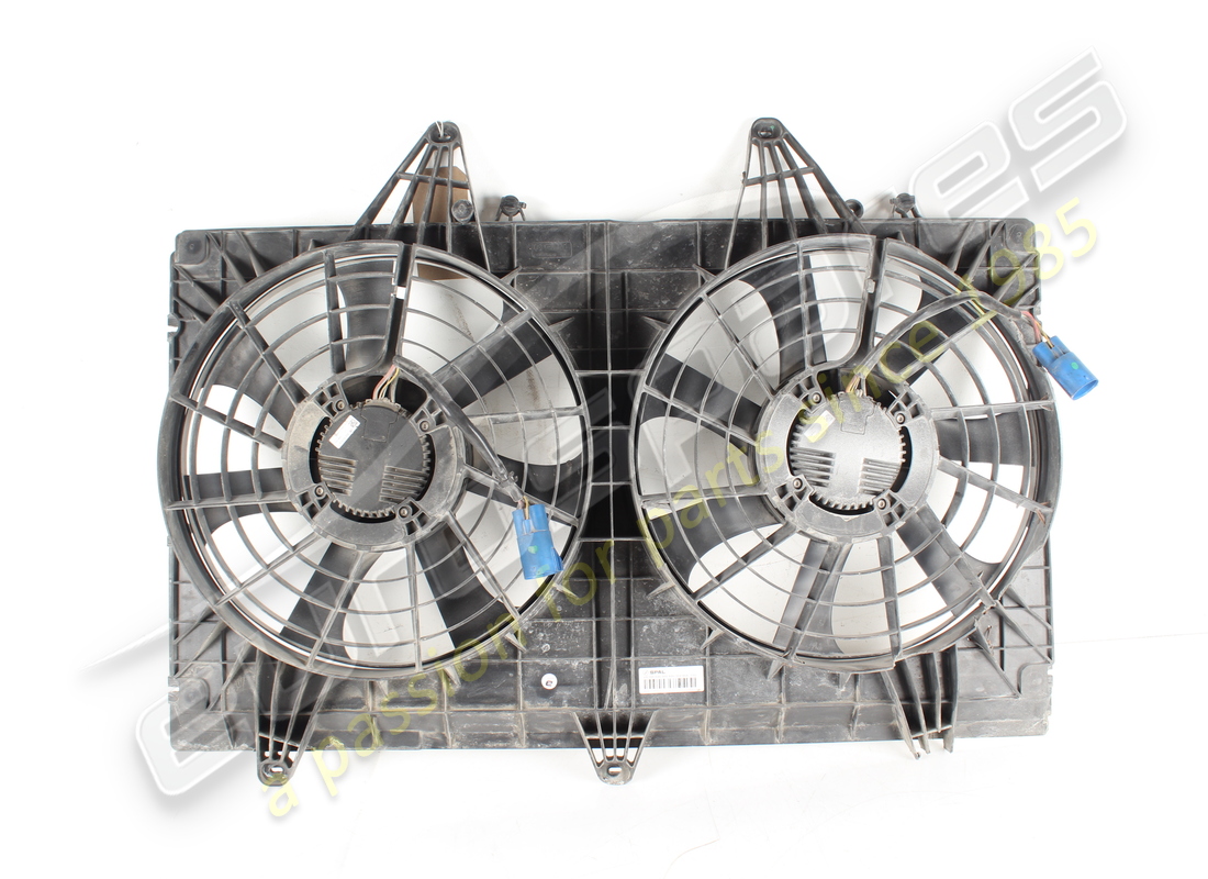 CARENADO Ferrari CON VENTILADORES ELÉCTRICOS DAÑADO. NÚMERO DE PIEZA 267211 (1)