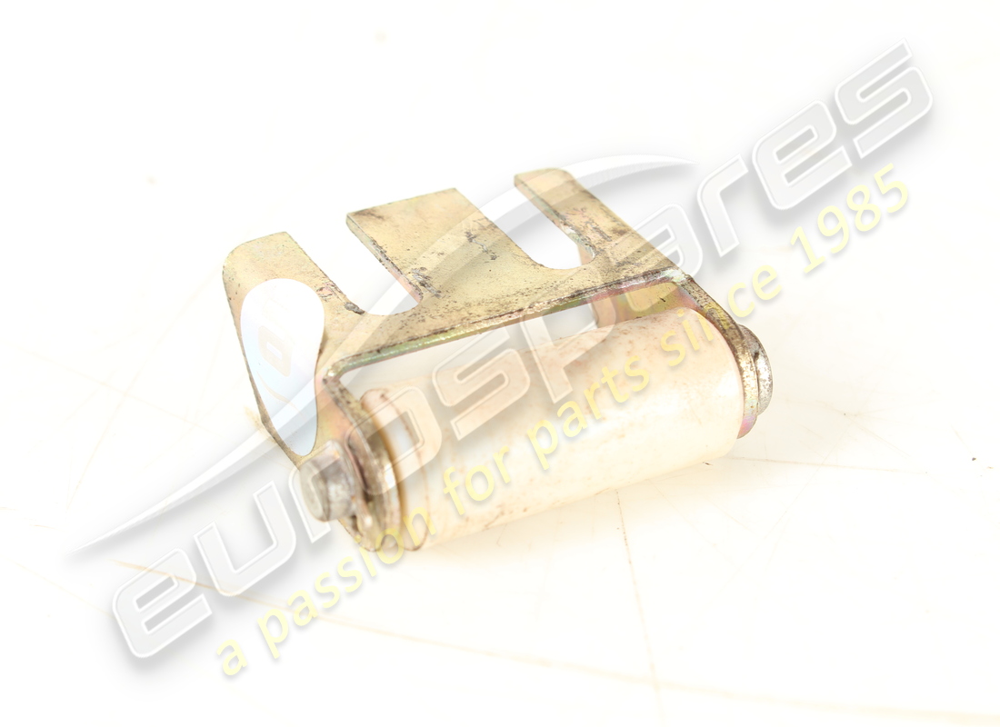 SOPORTE Ferrari USADO. NÚMERO DE PARTE 61111900 (1)