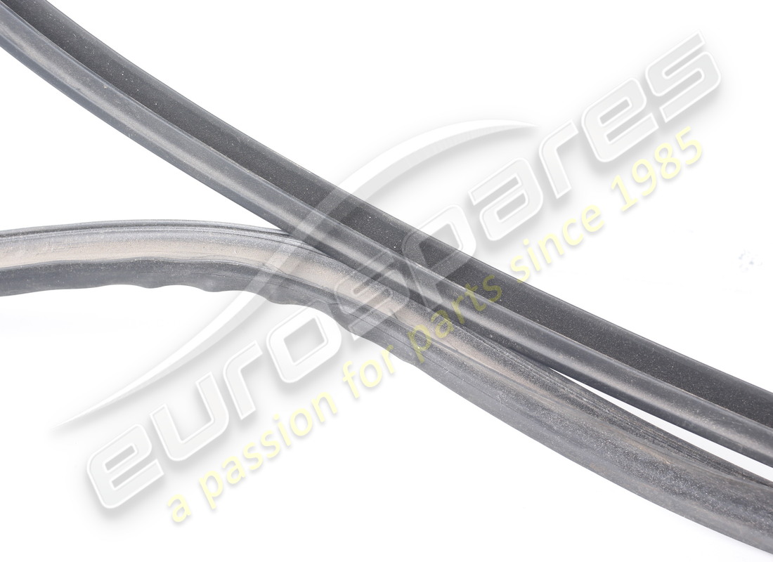 new (other) ferrari complete rear window molding. part number 65649400 (2)