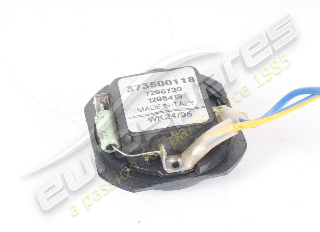 ALTAVOZ DE TWEETER DELANTERO/TRASERO USADO MASERATI. NÚMERO DE PIEZA 373500118 (4) altavoz de tweeter delantero/trasero usado maserati. número de pieza 373500118 (4)