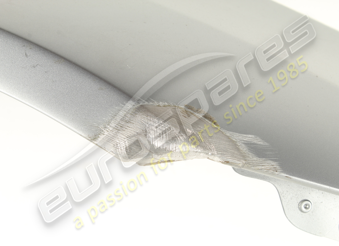 guardabarros delantero derecho lamborghini usado. número de parte 4t0821022d (2)