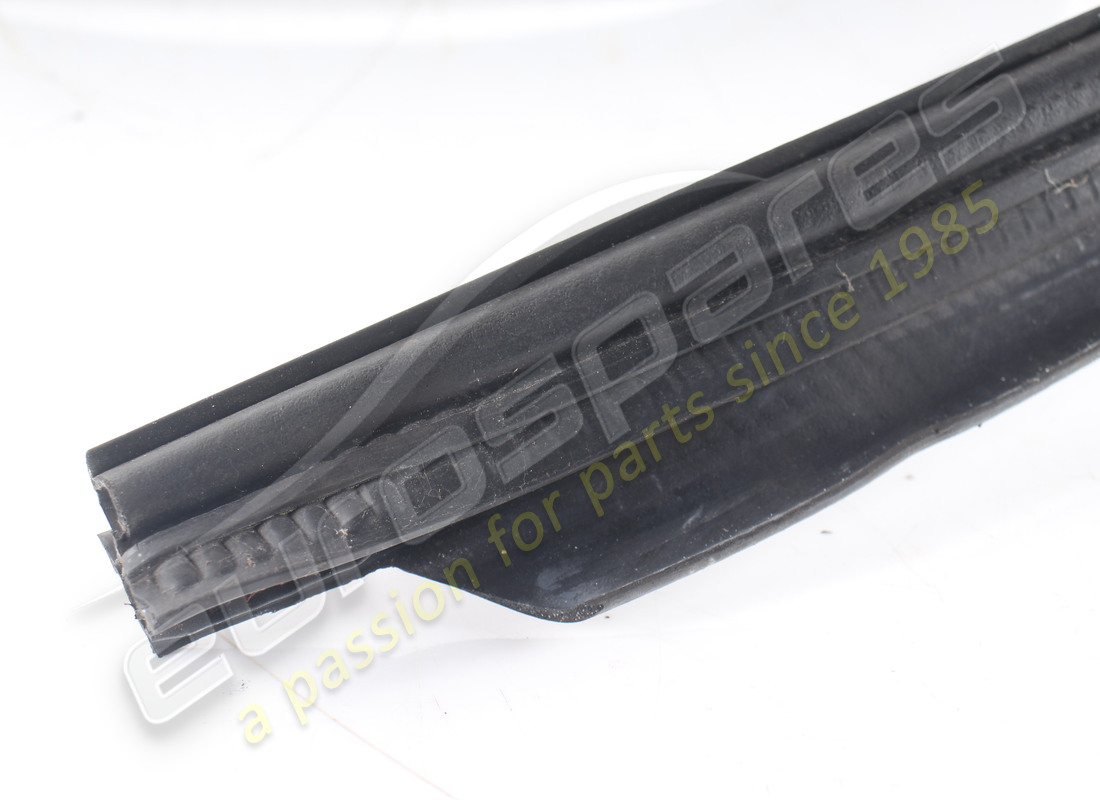 junta de maletero usada maserati. número de pieza 68084300 (2)