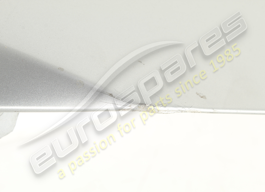 guardabarros delantero derecho lamborghini usado. número de parte 4t0821022d (3)