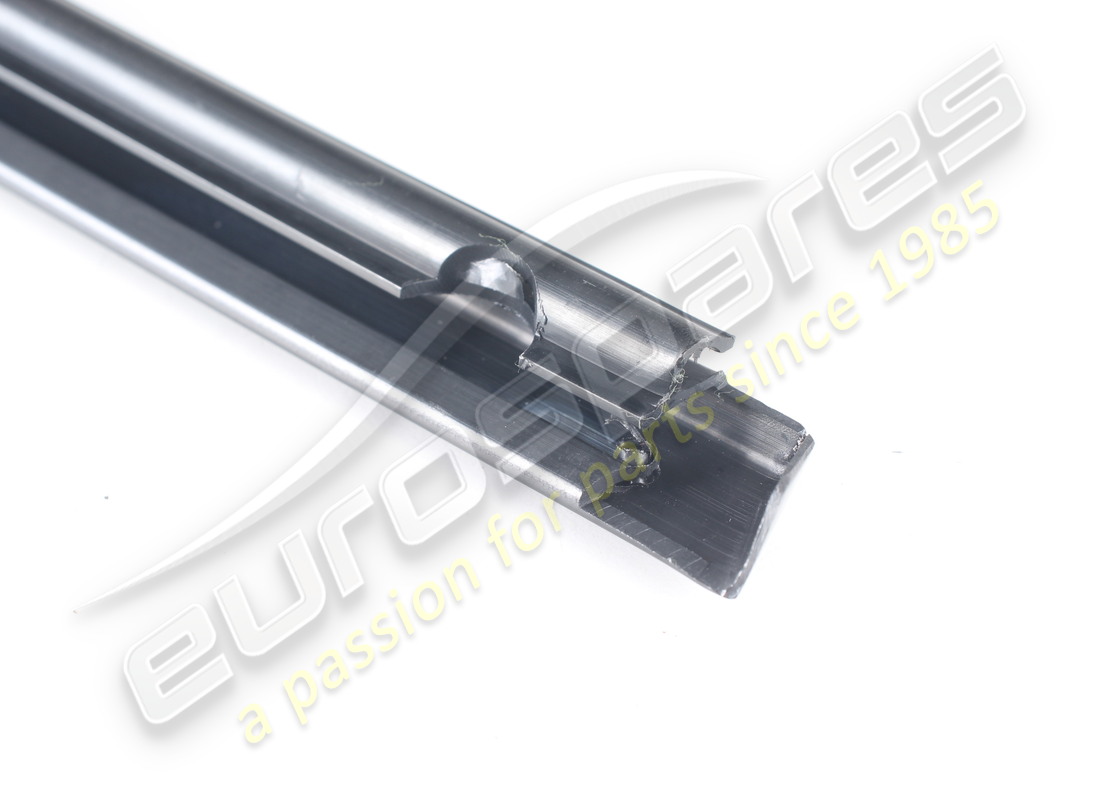 NUEVA MOLDURA IZQUIERDA FERRARI. NÚMERO DE PARTE 61539000 (3) nueva moldura izquierda ferrari. número de parte 61539000 (3)