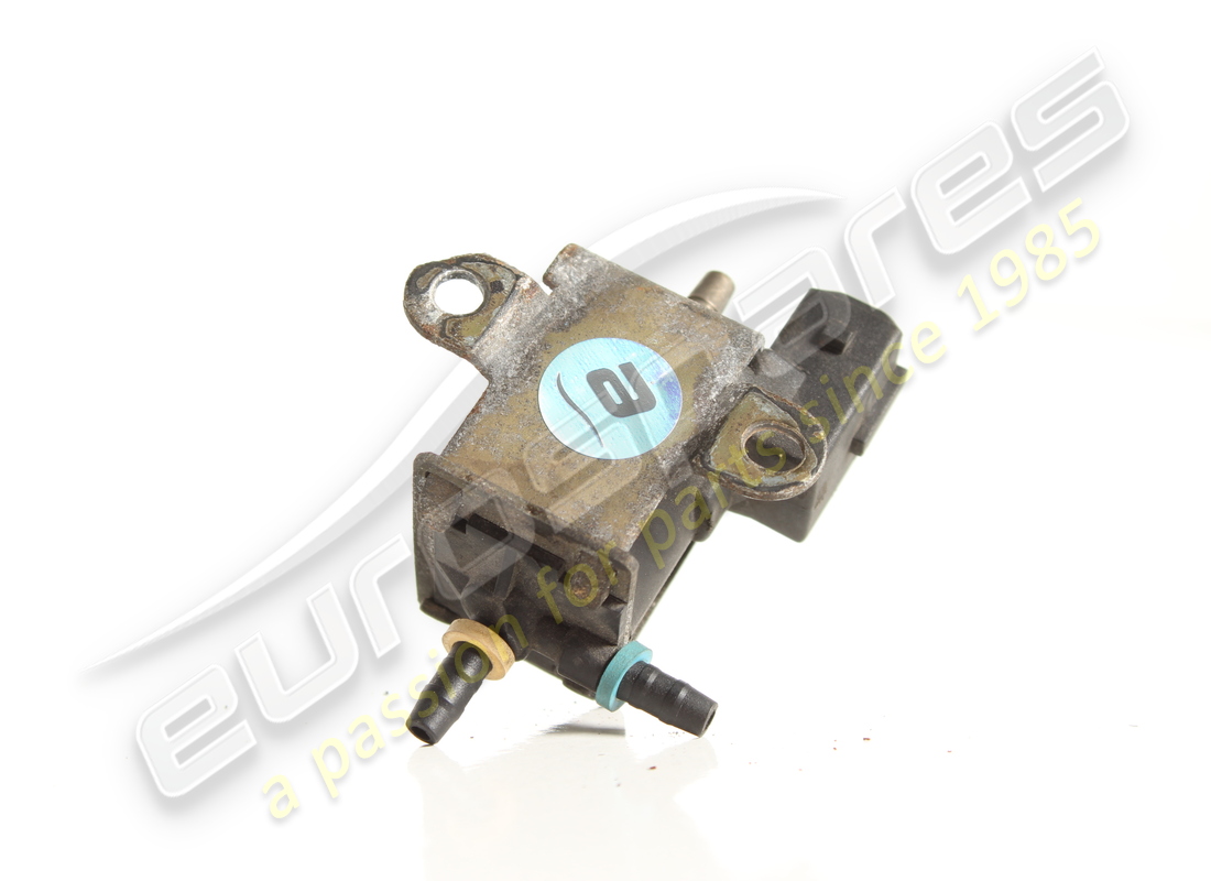 válvula solenoide ferrari usada. número de parte 154384 (2)